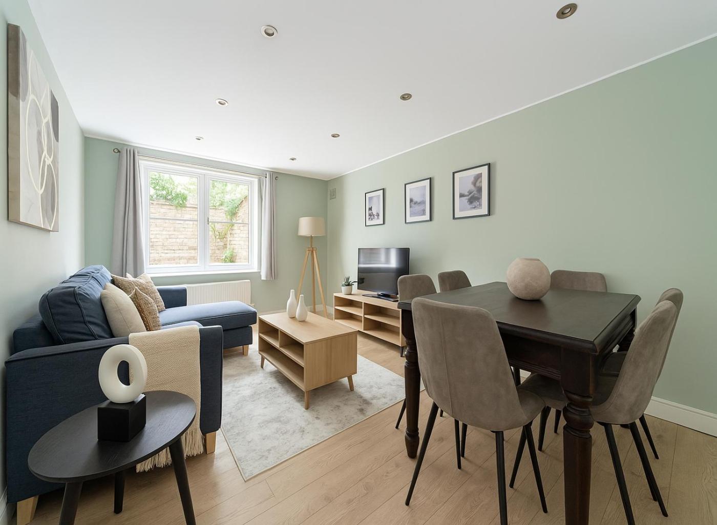 2 Bed In Clapham * London